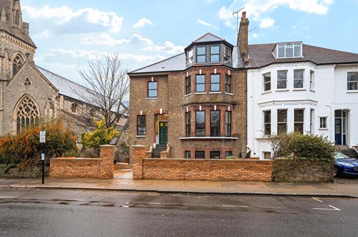 2 Bedroom Flat For Sale In Hillmarton Road, London, N7