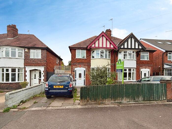 4 Bedroom Semi Detached House For Sale In Wyngate Drive, Leicester, Leicestershire, LE3