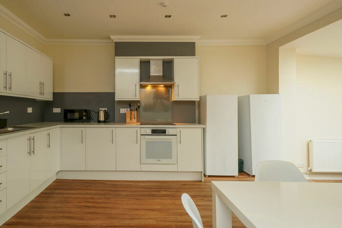 5 Bedroom Terraced House To Rent In Botley Road, Botley, OX2