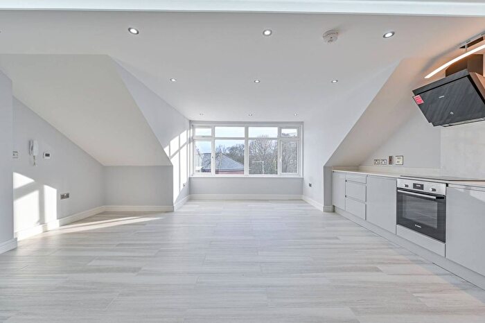 1 Bedroom Flat To Rent In High Street, Acton, W3