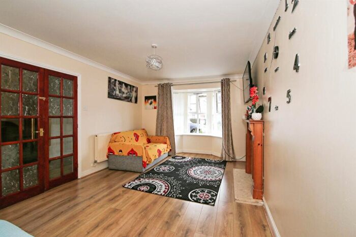 4 Bedroom Detached House For Sale In Monks Drive, Eye, Peterborough, PE6