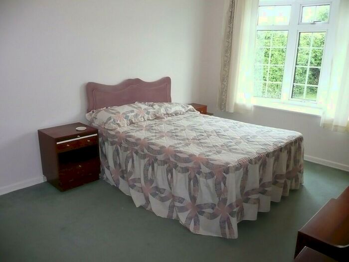 2 Bedroom Detached Bungalow To Rent In Toothill, Swindon, SN5