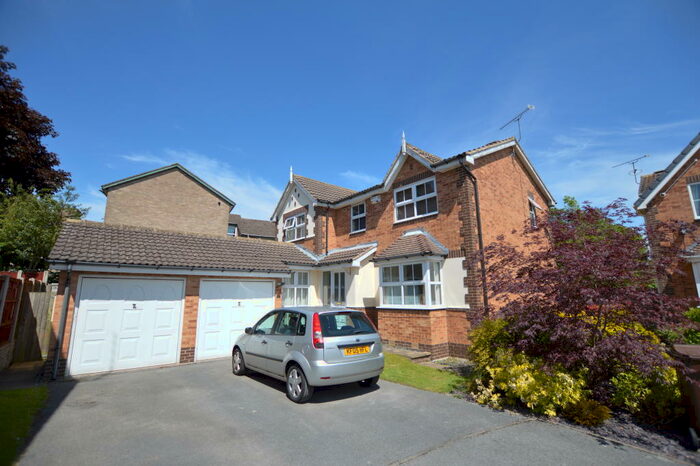 4 Bedroom Detached House To Rent In Farm View Close, Hackenthorpe, Sheffield, S12