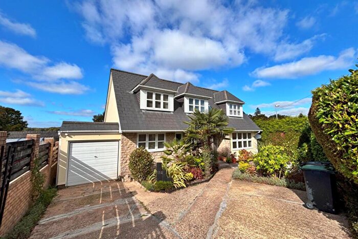 3 Bedroom Detached House For Sale In Hillside Road, Corfe Mullen, Wimborne, BH21