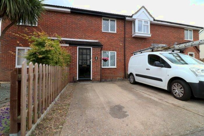 2 Bedroom Terraced House To Rent In Burgess Field, Chelmsford, CM2