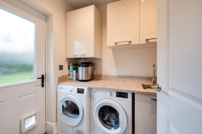 5 Bedroom Detached House For Sale In Green Howards Road, Saighton, CH3