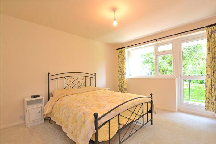 2 Bedroom Apartment To Rent In North Lodge, Somerset Road, New Barnet, Barnet, EN5