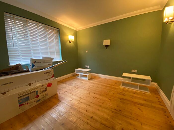 2 Bedroom Flat To Rent In Claire Court, Henley Road, IP1