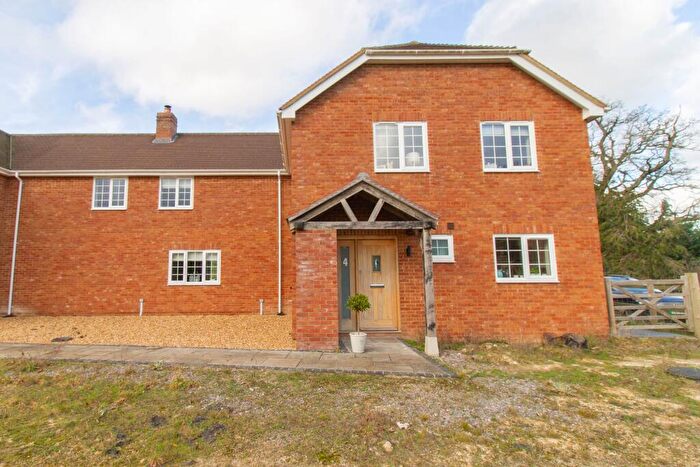 2 Bedroom Semi-Detached House To Rent In Long Lane, Odiham, RG29