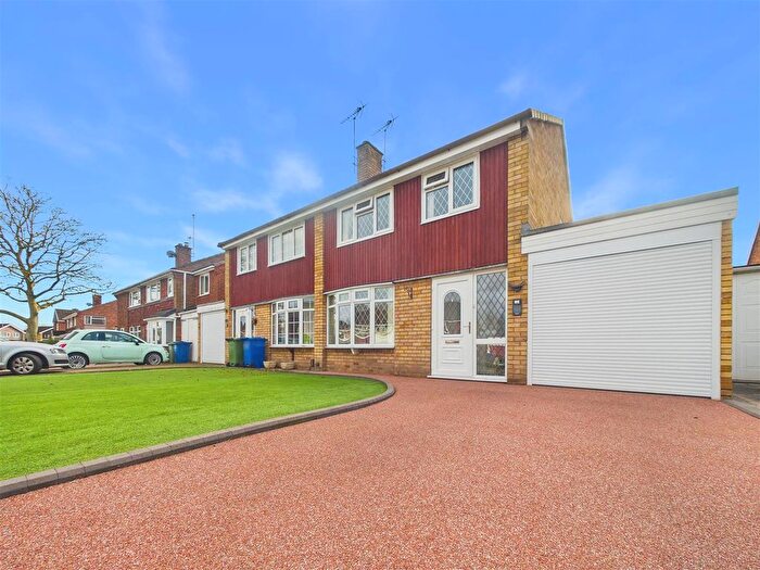 3 Bedroom Property For Sale In Old Eaton Road, Rugeley, WS15