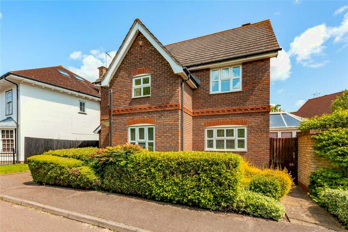 3 Bedroom Detached House For Sale In The Lintons, Sandon, Chelmsford, Essex, CM2