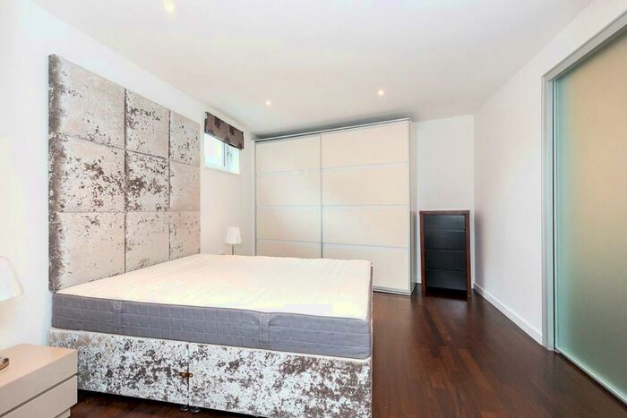 1 Bedroom Apartment To Rent In Islington On The Green, A Islington Green, Angel, Islington, London, N1