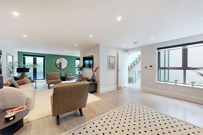 3 Bedroom Mews To Rent In Whittlebury Mews, Primrose Hill, NW1