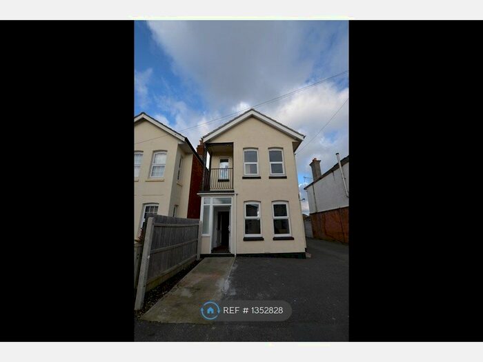 3 Bedroom Semi-Detached House To Rent In Fenton Road, Bournemouth, BH6