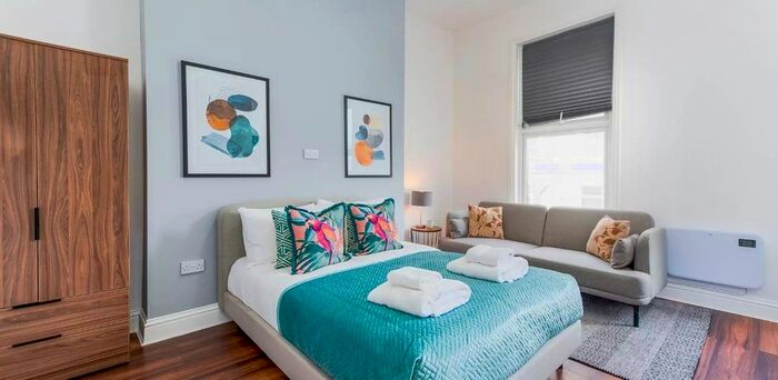 Studio To Rent In Warwick Road (/), Earls Court, London, SW5