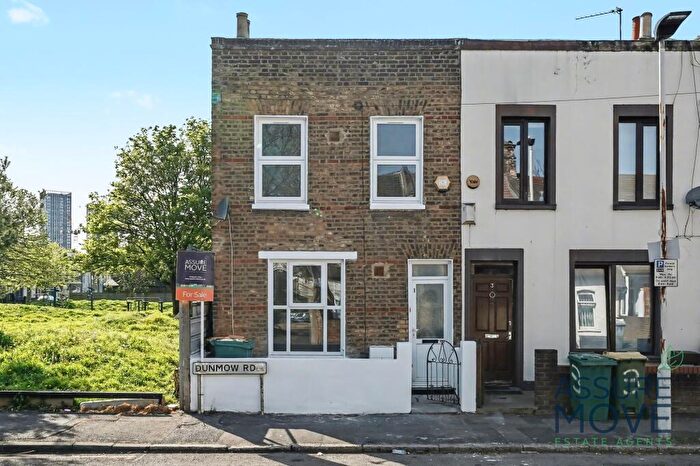 3 Bedroom End Of Terrace House To Rent In Dunmow Road, London, E15
