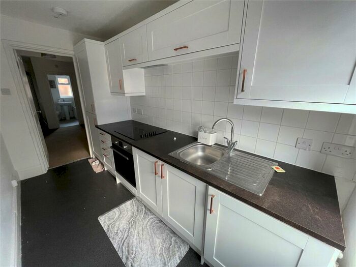 2 Bedroom Maisonette To Rent In Market Street, Eastleigh, Hampshire, SO50