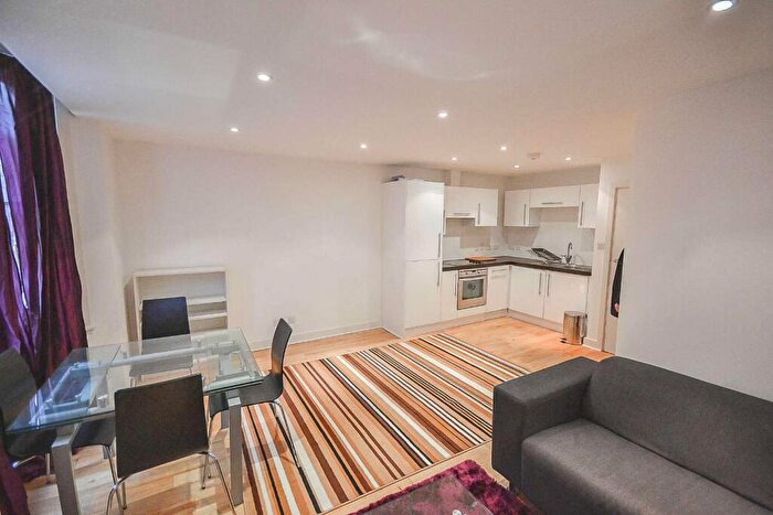 1 Bedroom Flat To Rent In Elliotts Row, Elephant And Castle, London, SE11