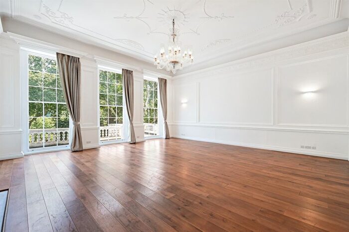 2 Bedroom Flat To Rent In Queens Gate, SW7