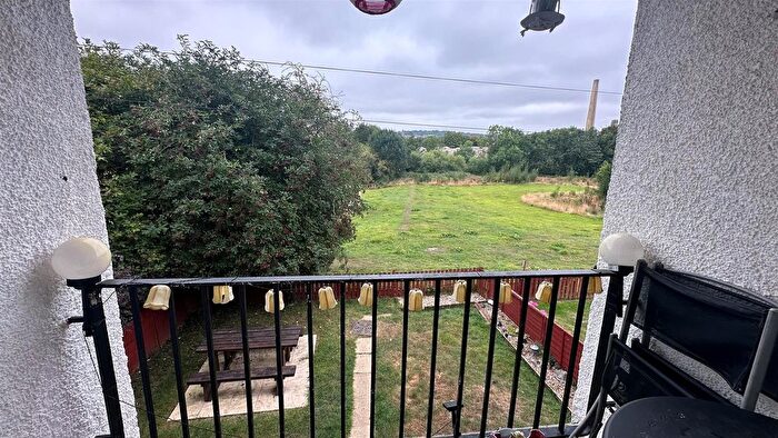 2 Bedroom Flat To Rent In Aire Way, Baildon, Shipley, BD17