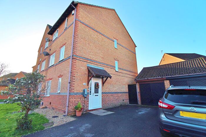 6 Bedroom Semi-detached House For Sale In Buckby Lane, Anchorage Park, PO3