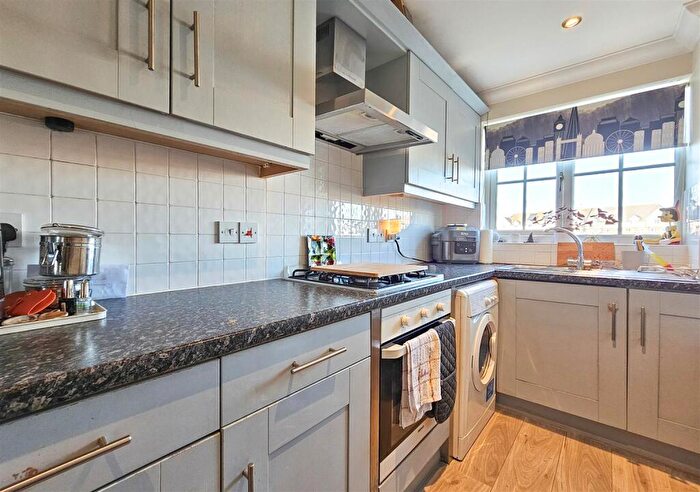 1 Bedroom Flat For Sale In Long Beach View, Eastbourne, BN23