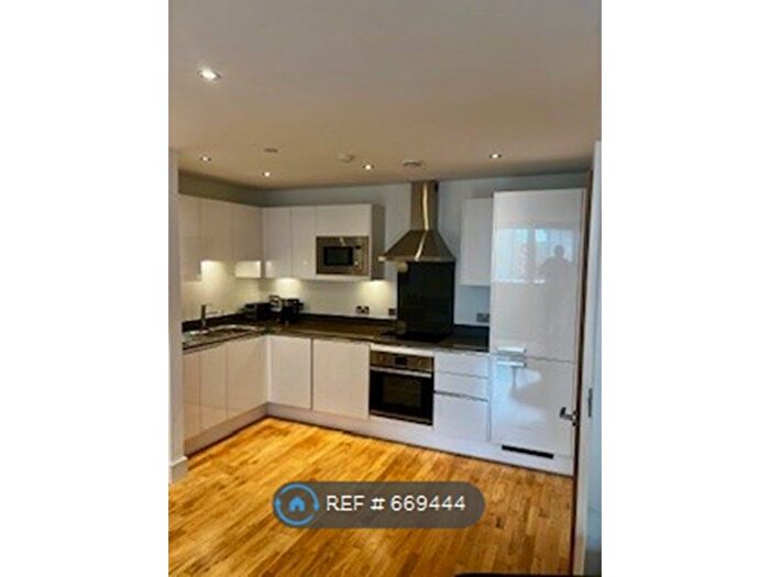 1 Bedroom Flat To Rent In Admirals Tower, London, SE10