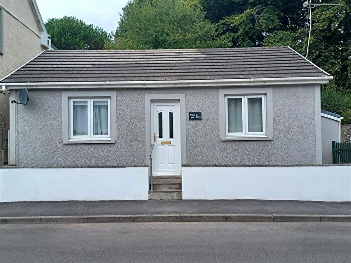 2 Bedroom Detached Bungalow For Sale In Bridge Street, St. Clears, Carmarthen, SA33