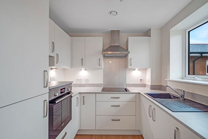 2 Bedroom Flat To Rent In Flood Lane, Bridport, DT6
