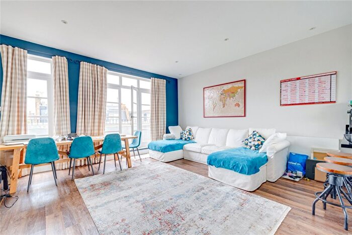 3 Bedroom Flat For Sale In Radipole Road, Parsons Green, SW6