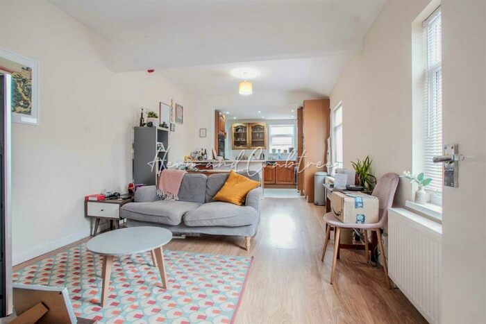 2 Bedroom Apartment To Rent In Llanfair Road, Pontcanna, CF11