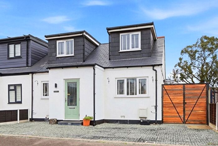 4 Bedroom Detached House For Sale In Leicester Avenue, Rochford, Essex, SS4