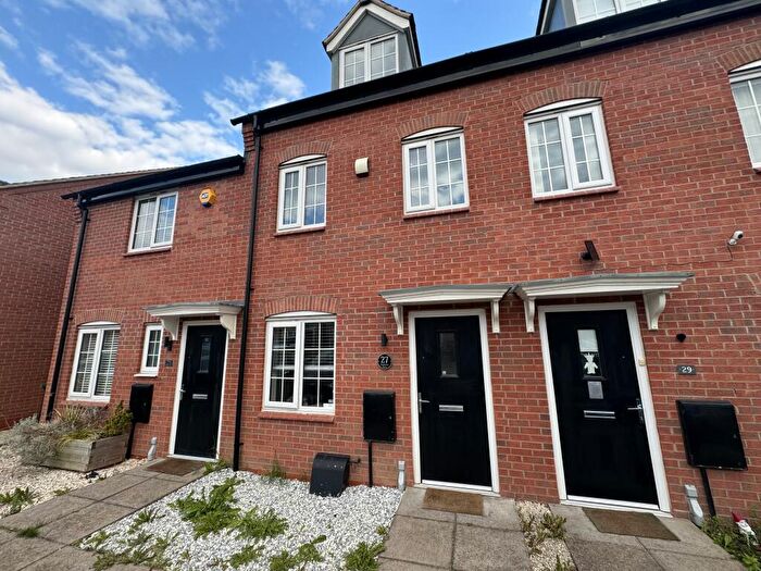 3 Bedroom House For Sale In Kesbrook Drive, Overseal, England, DE12