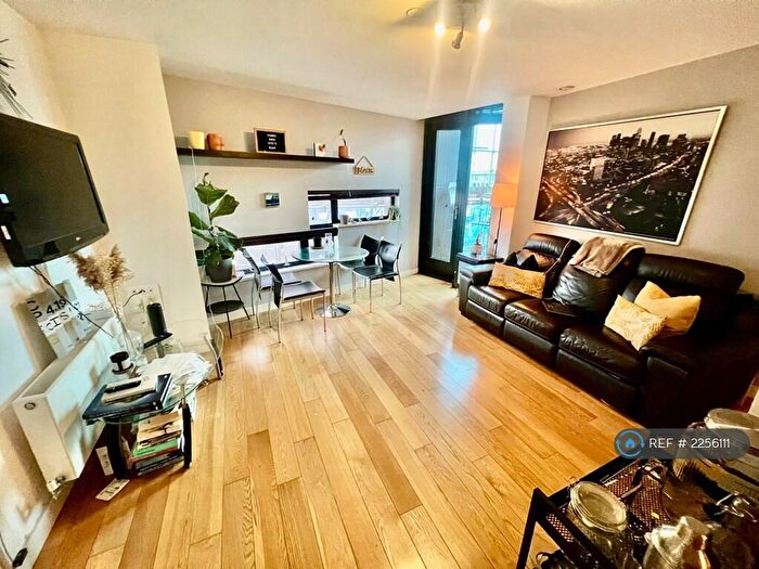 2 Bedroom Flat To Rent In Great Ancoats Street, Manchester, M4