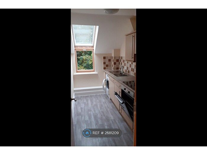 2 Bedroom Flat To Rent In The Larches, St. Leonards-On-Sea, TN37