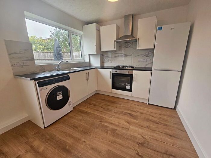 1 Bedroom Flat To Rent In Chesterfield Avenue, Benfleet, SS7