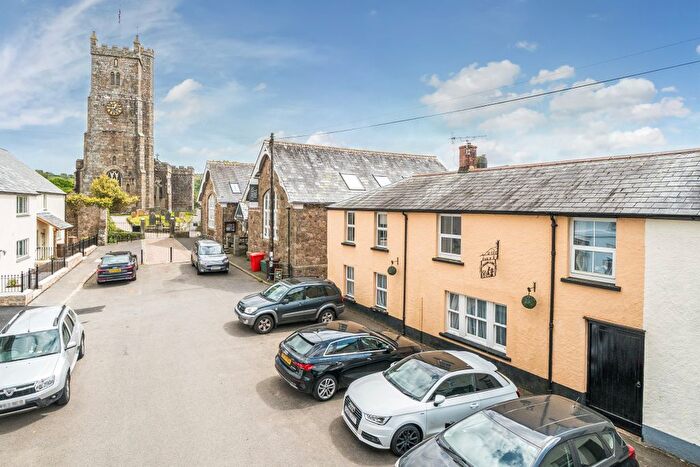 3 Bedroom End Of Terrace House For Sale In Moretonhampstead, Devon, TQ13