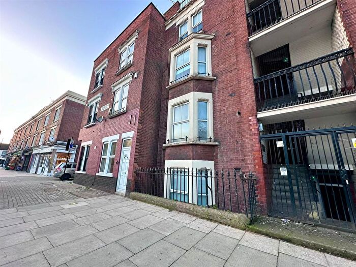 1 Bedroom Flat To Rent In Temple Dwellings, Temple Street, London, E2