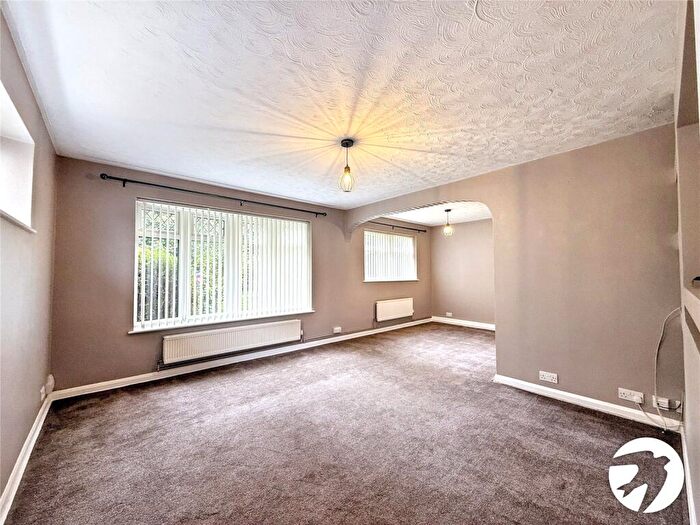 3 Bedroom Bungalow For Sale In Andrews Walk, Sittingbourne, Kent, ME10