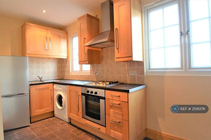 2 Bedroom Flat To Rent In Brantford Street, Leeds, LS7