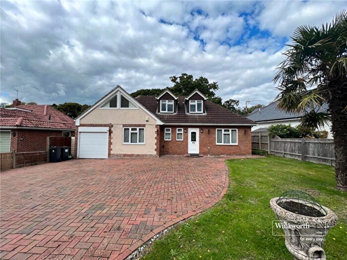 3 Bedroom Bungalow For Sale In Rothesay Drive, Highcliffe, Christchurch, BH23