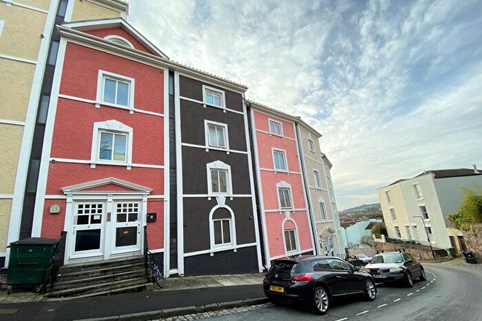 1 Bedroom Flat To Rent In Ambrose Road - Clifton, BS8
