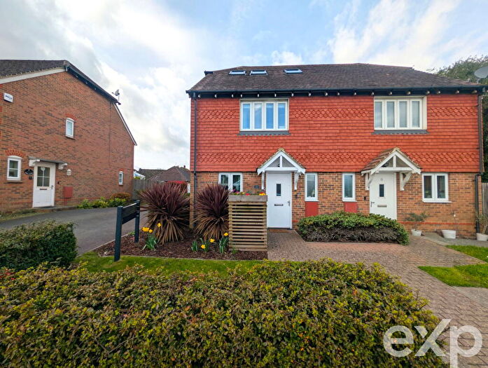 4 Bedroom Semi Detached House For Sale In Star Court, Maidstone, ME15