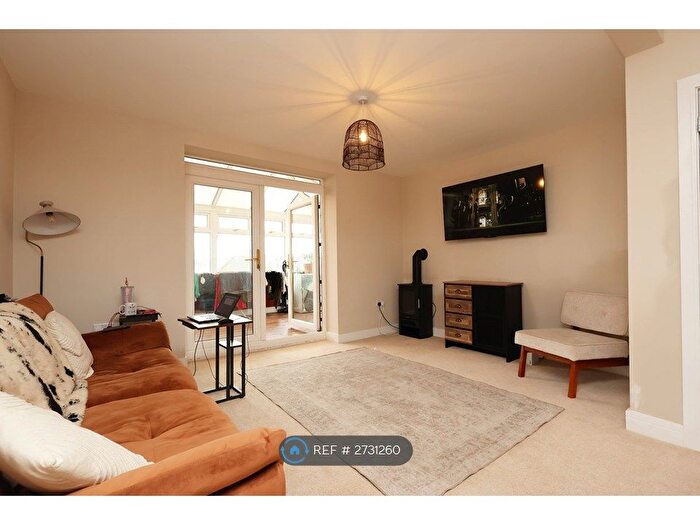 3 Bedroom Semi Detached House To Rent In Maen Gilfach, Trelewis, Treharris, CF46