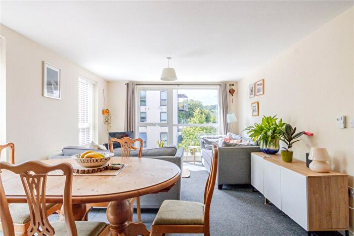 2 Bedroom Apartment For Sale In Paxton Drive, Bristol, BS3