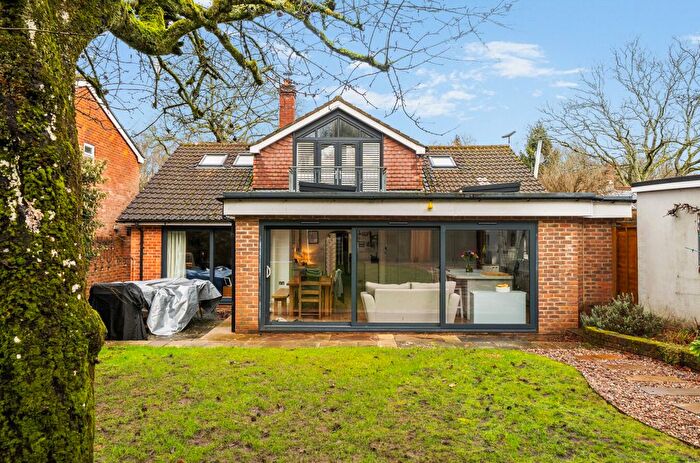4 Bedroom Chalet For Sale In Barrow Hill Road, Copythorne, Southampton, SO40
