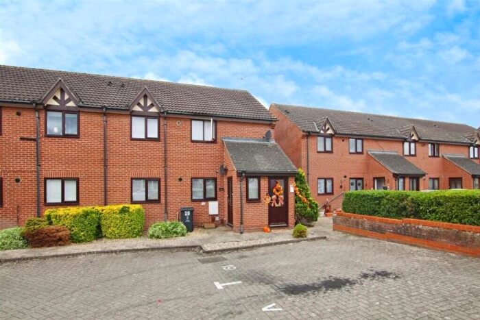 2 Bedroom Flat For Sale In Drew Street, Swindon, SN2