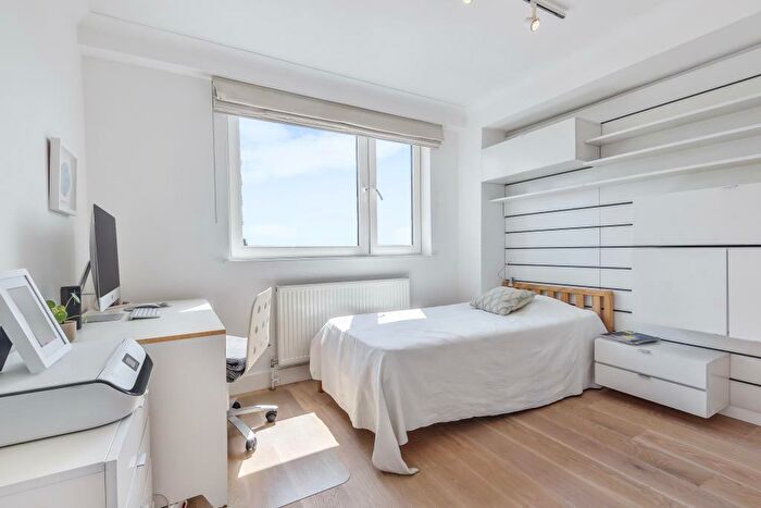 2 Bedroom Flat To Rent In Blair Court, Boundary Road, St Johns Wood, NW8