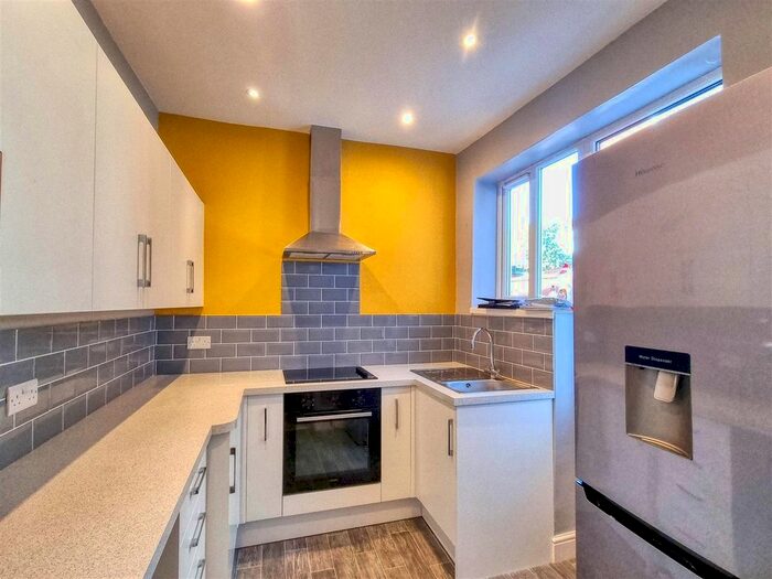 1 Bedroom Flat To Rent In North Wingfield Road, Grassmoor, Chesterfield, Derbyshire, S42