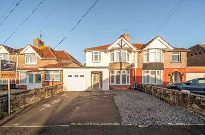 3 Bedroom Semi-Detached House For Sale In Colebrook Road, Stratton St Margaret, Swindon, SN3